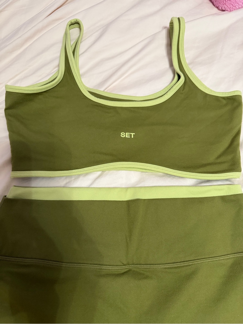 SET Active Resort XL Olive Green Sport Bra and High-Waist Bike Shorts FORMCLOUD - Picture 4 of 7